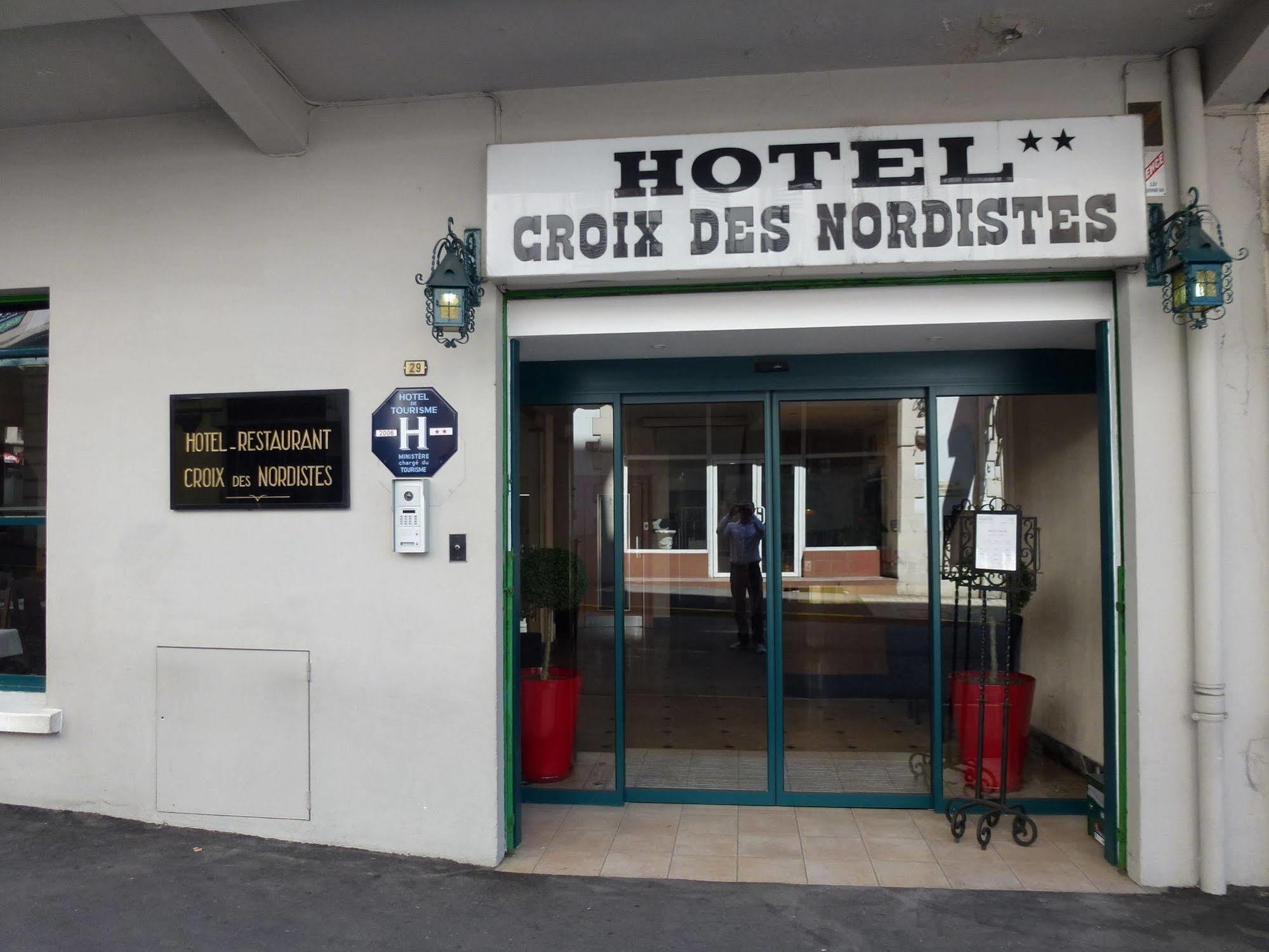 Hotel Croix Des Nordistes Lourdes Exterior foto